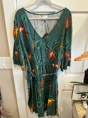 Ava & Viv brand new with tags fun tags dress!  Or long top!  Plus size 4x